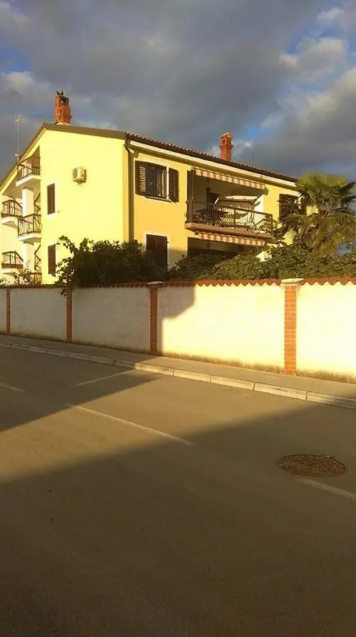 App Carla Apartment Novigrad